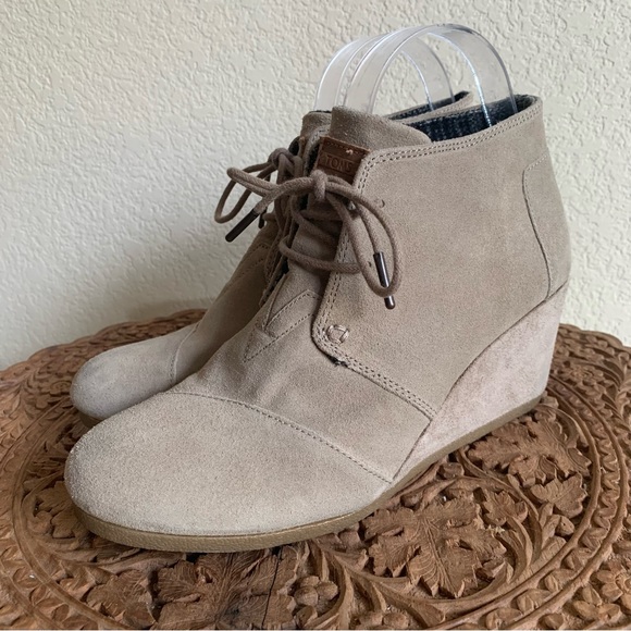 TOMS Women's Size 9 Desert Sand Beige Tan Lace Up Wedge Boots Ankle Booties - Picture 3 of 9